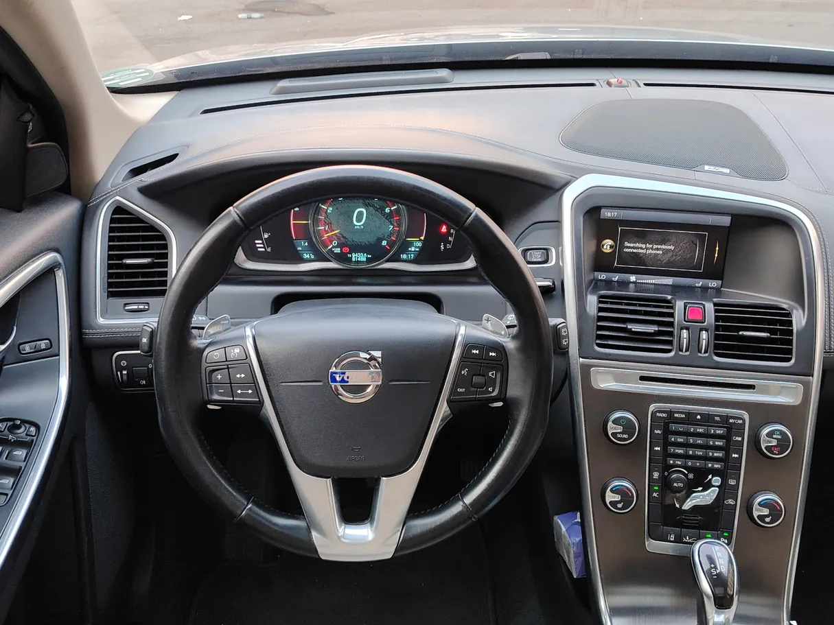 Car image 25