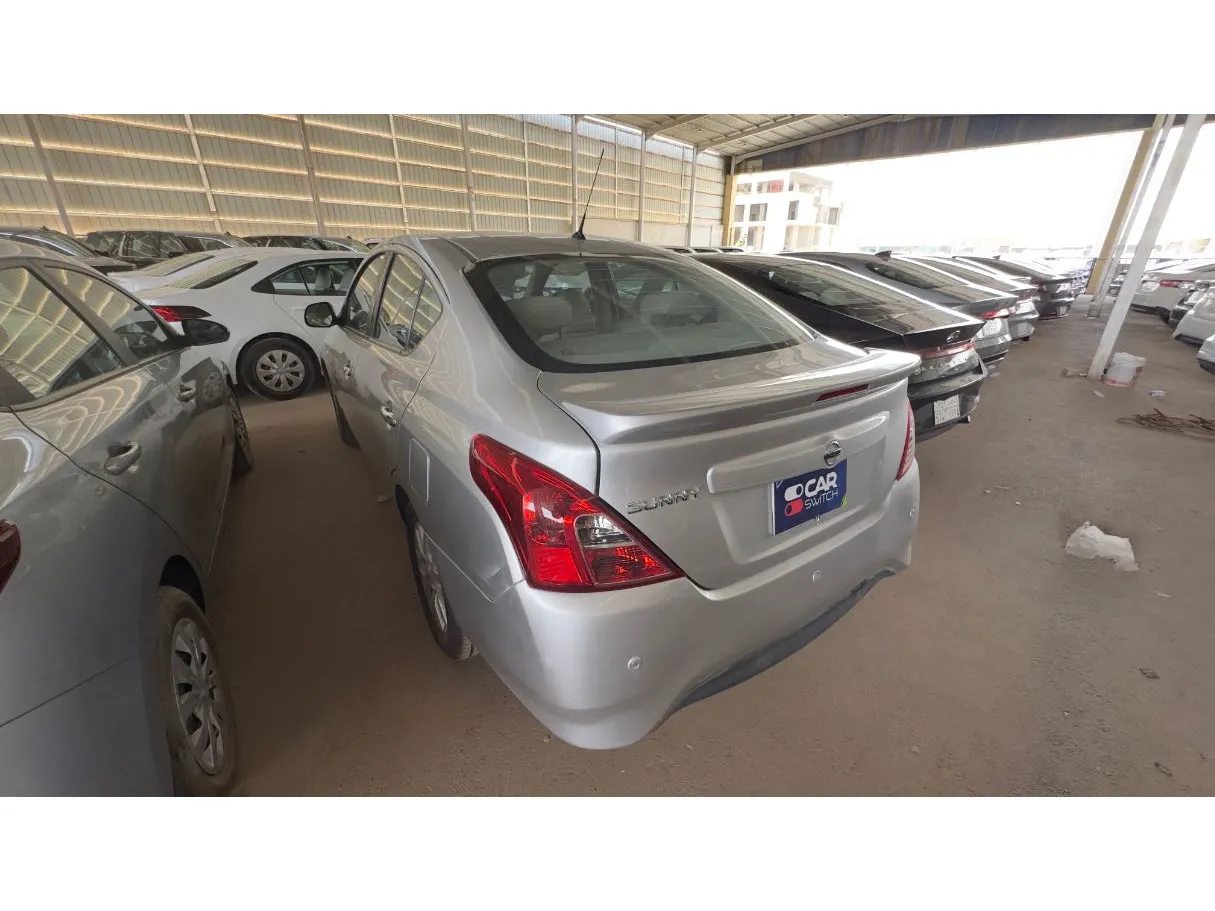 Car image 6