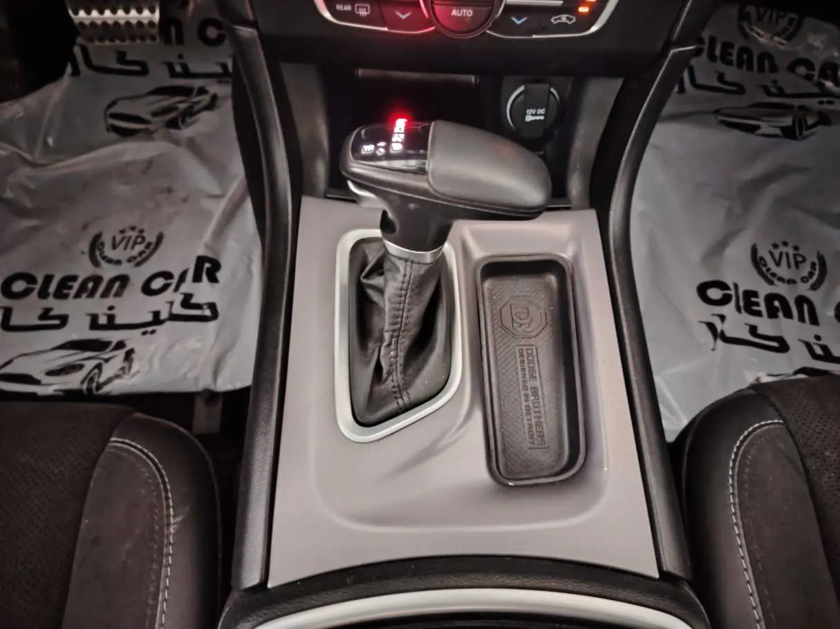 Car image 24