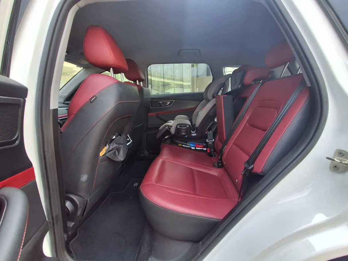 Car image 13