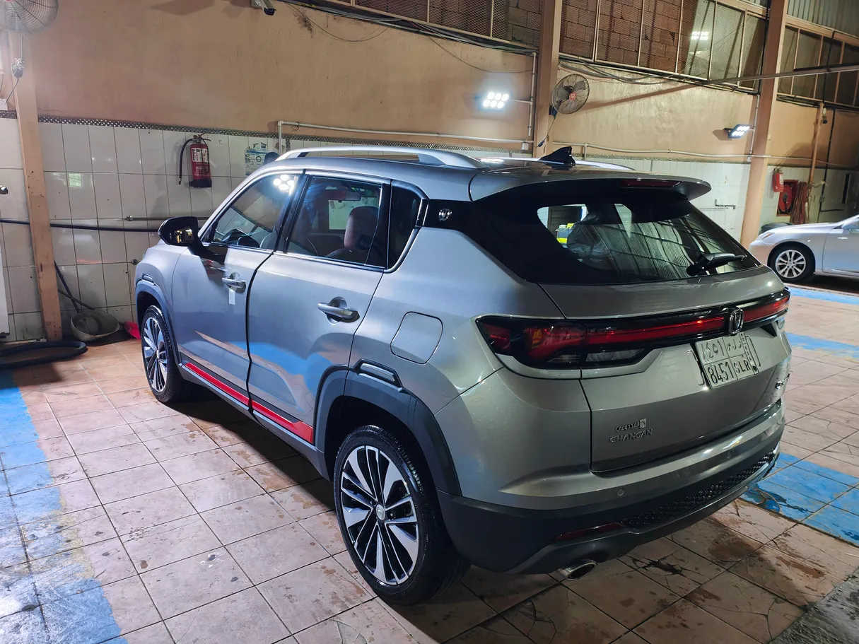 Car image 3
