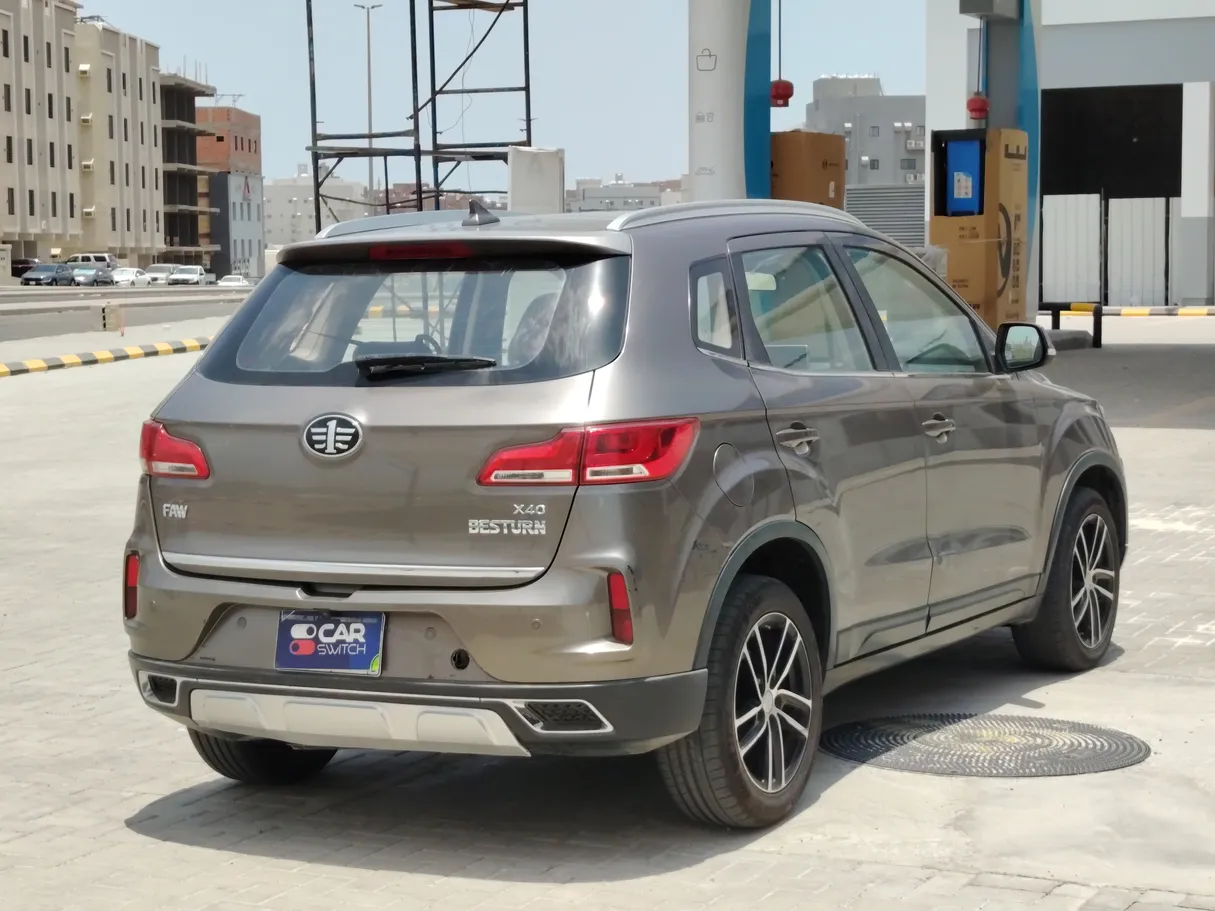 Car image 5