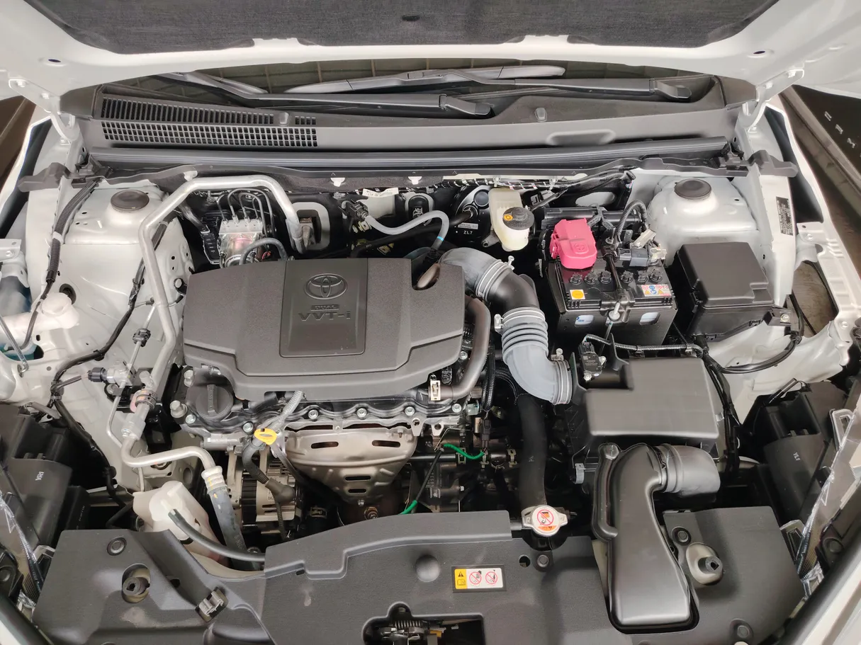 Car image 30