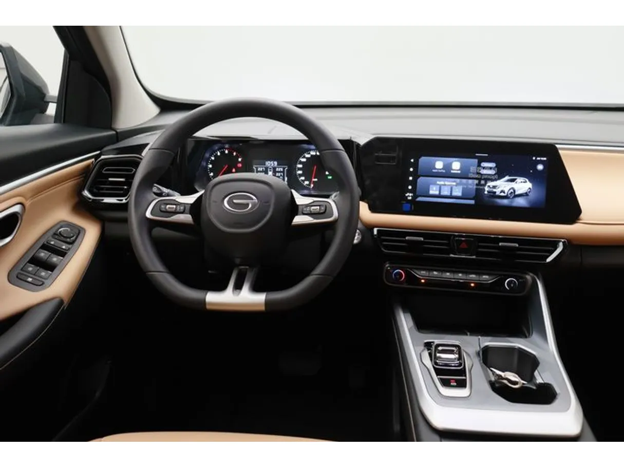 Car image 15