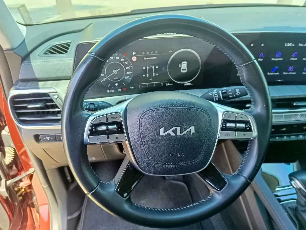 Car image 29