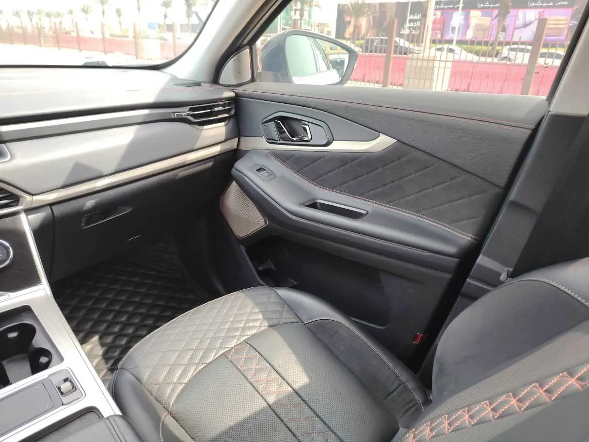 Car image 23