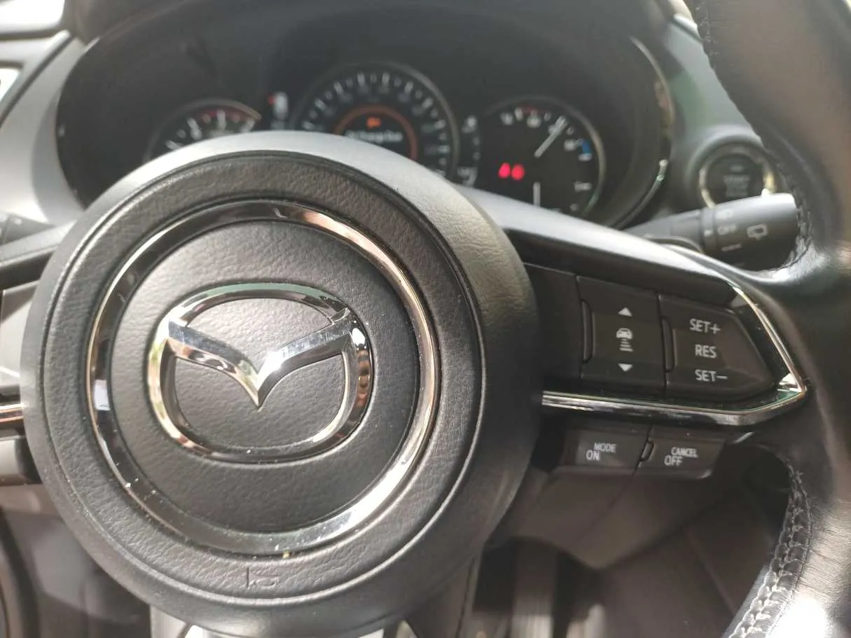 Car image 26