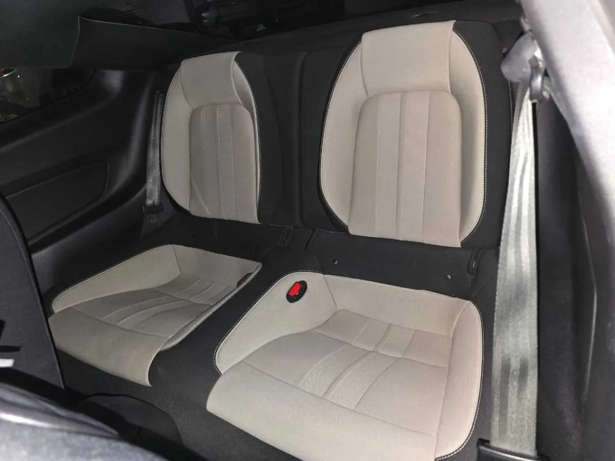 Car image 14
