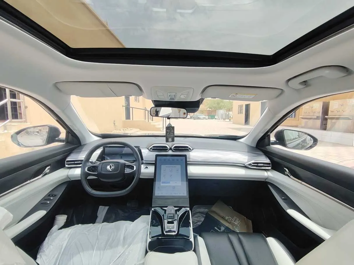 Car image 17
