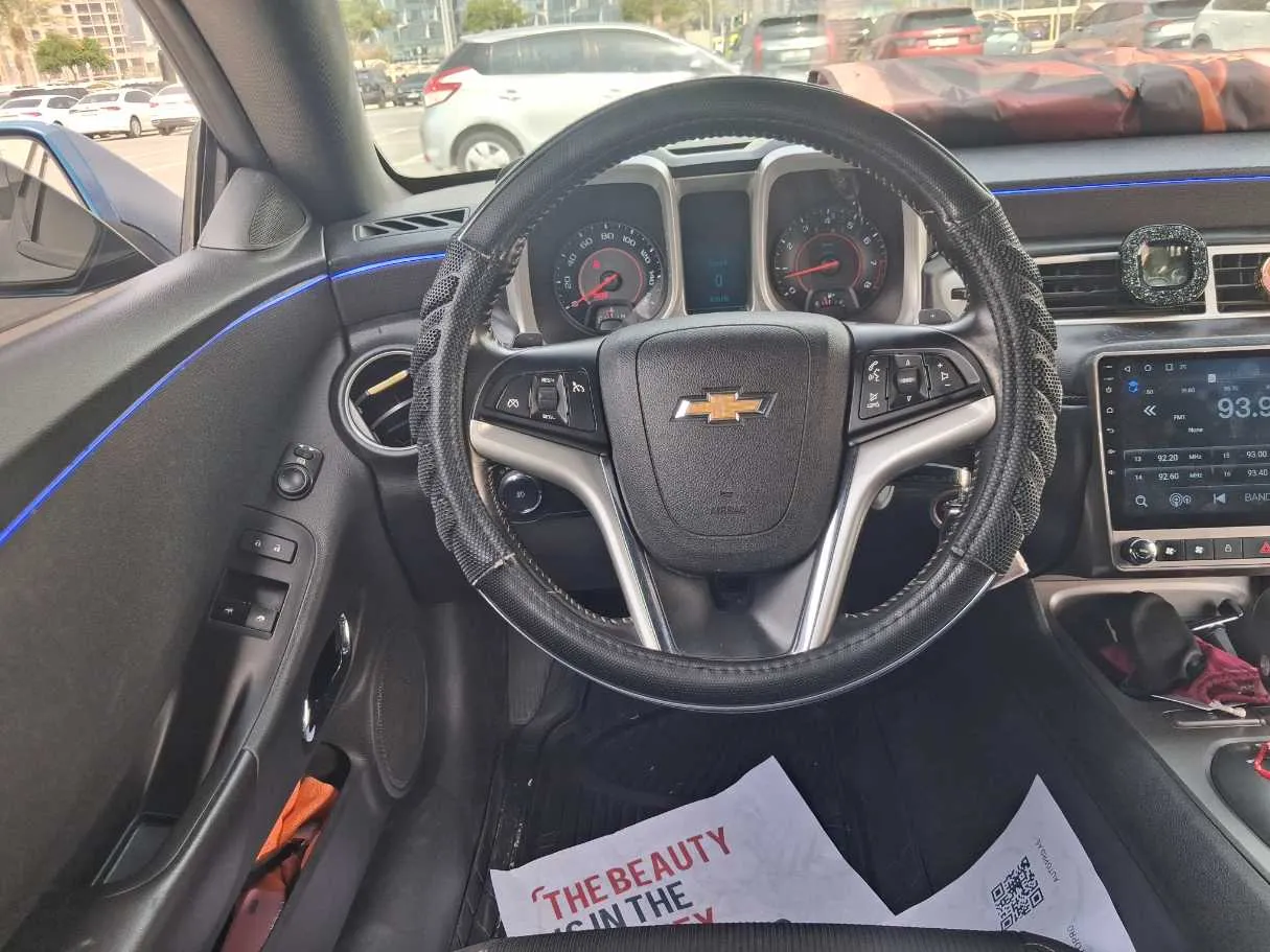Car image 18