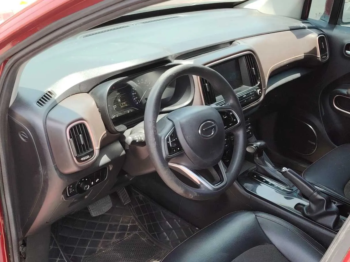 Car image 13