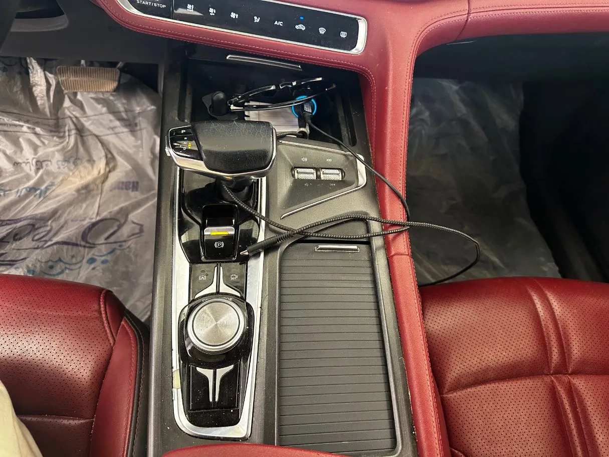 Car image 18
