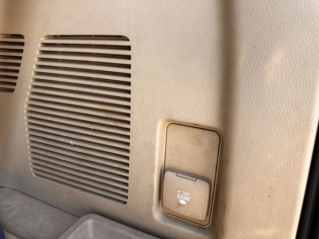 Car image 26