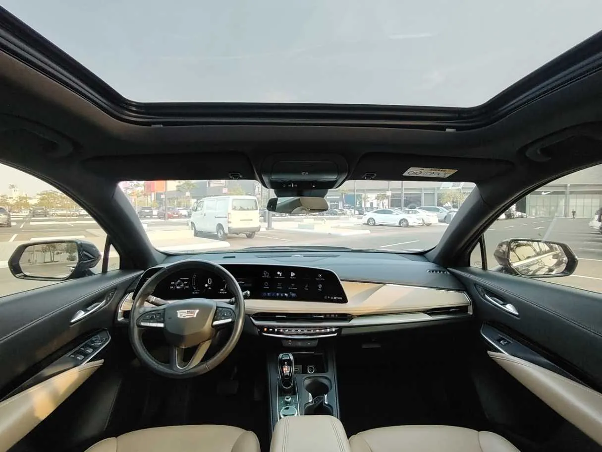 Car image 17