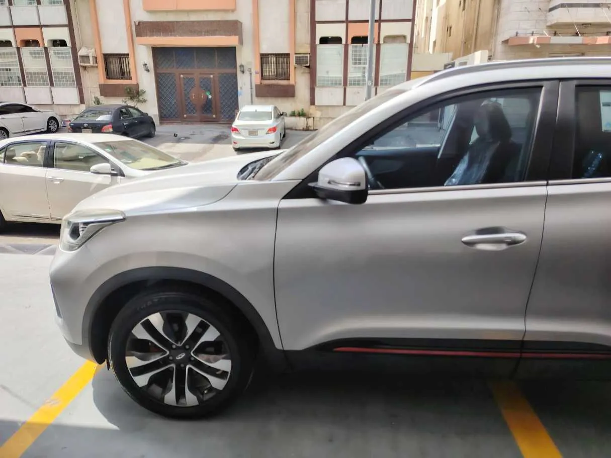 Car image 9