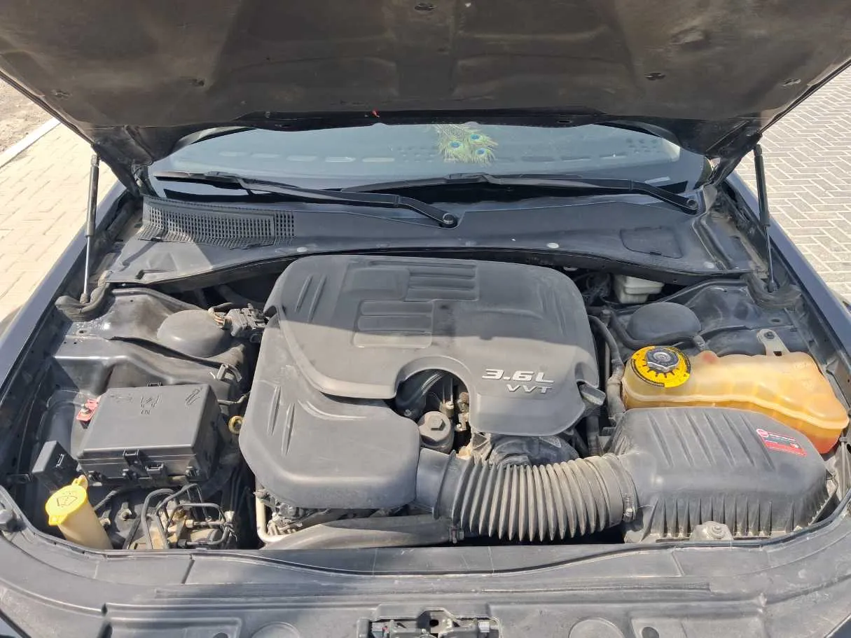 Car image 14