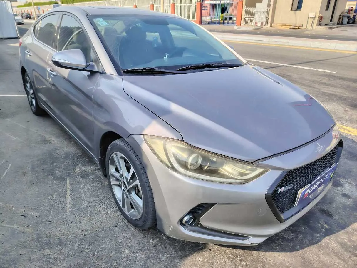 Car image 3