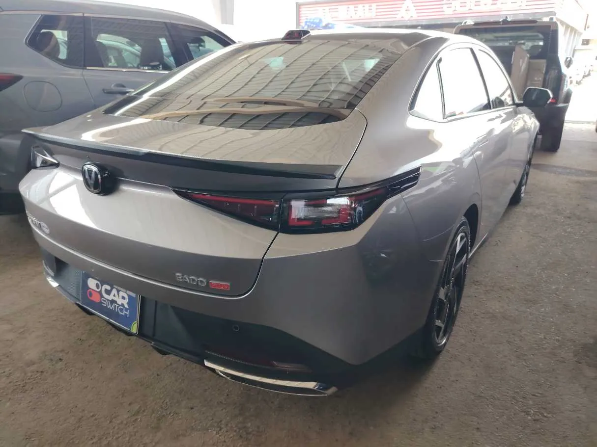 Car image 5