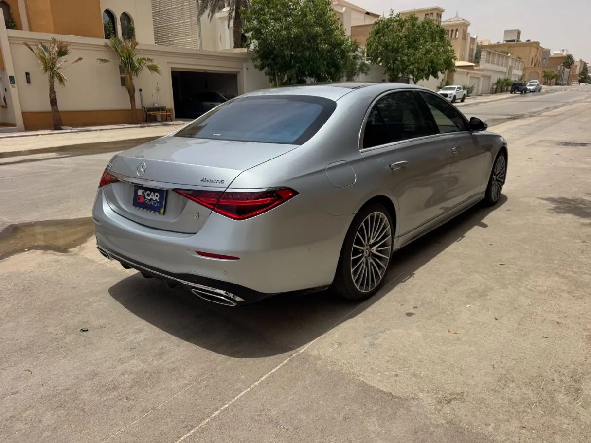 Car image 5