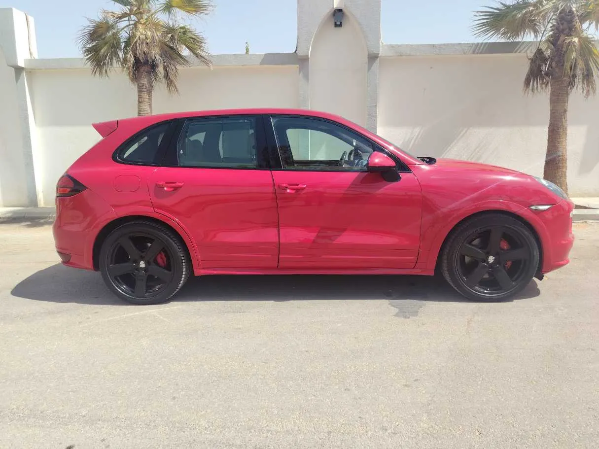 Car image 4