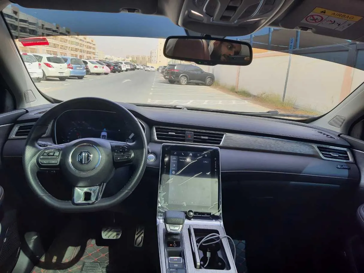 Car image 15
