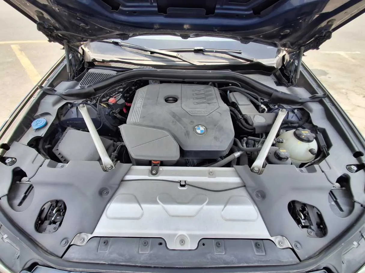 Car image 20