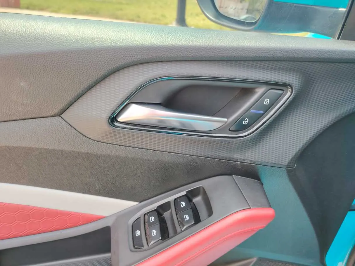 Car image 43