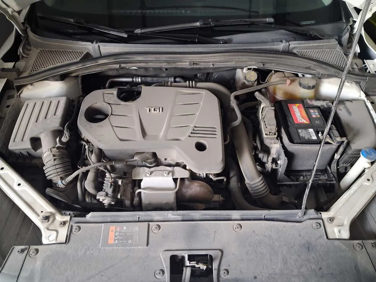 Car image 21