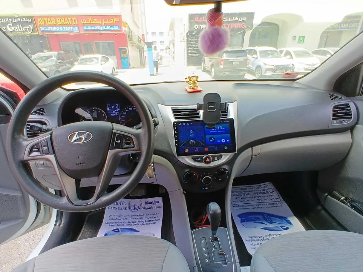 Car image 15