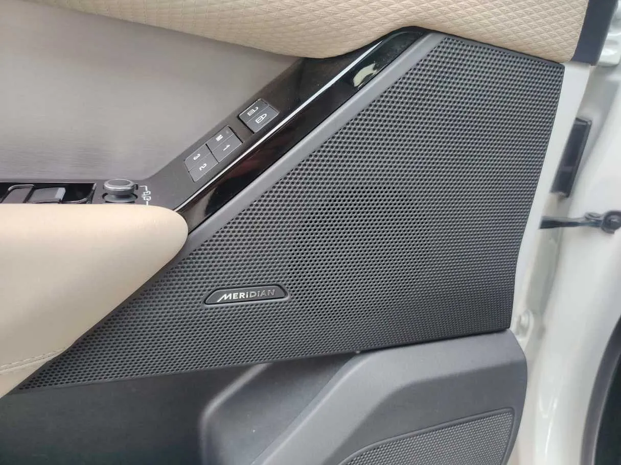 Car image 39