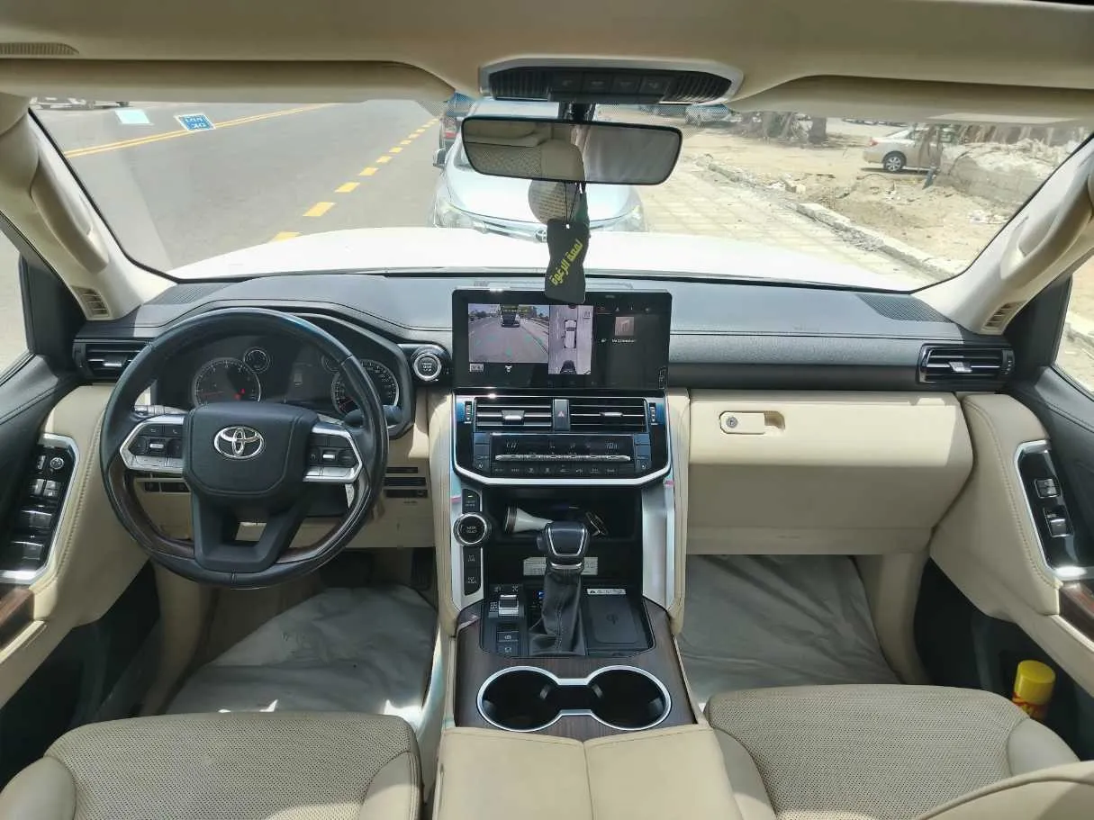 Car image 22