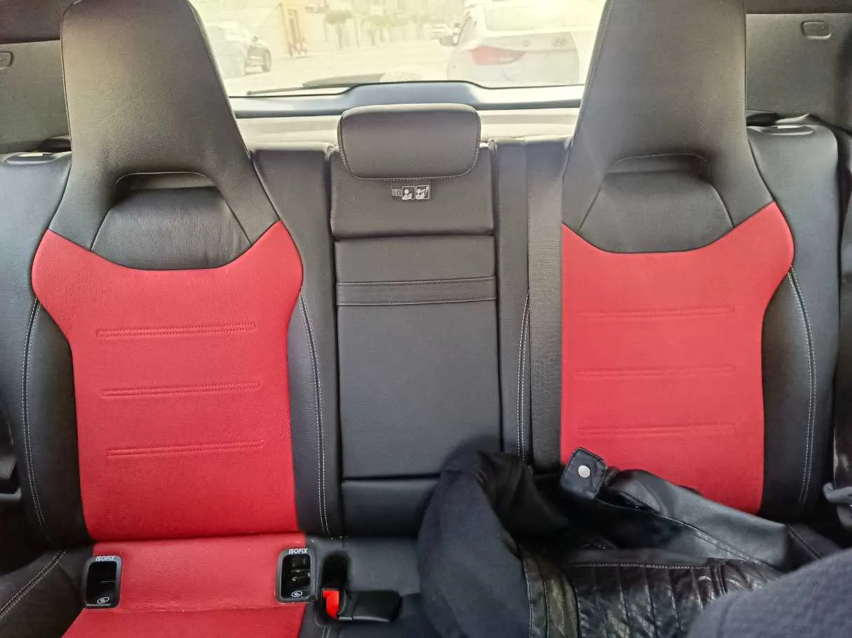 Car image 13