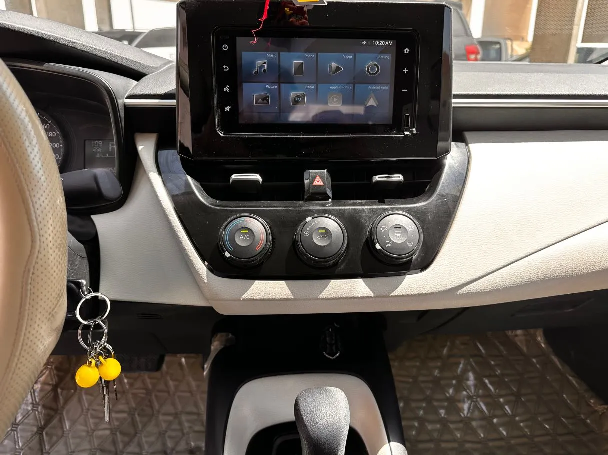 Car image 18