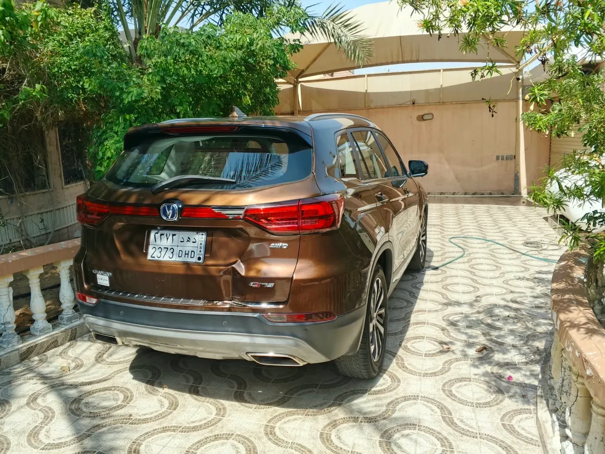 Car image 3