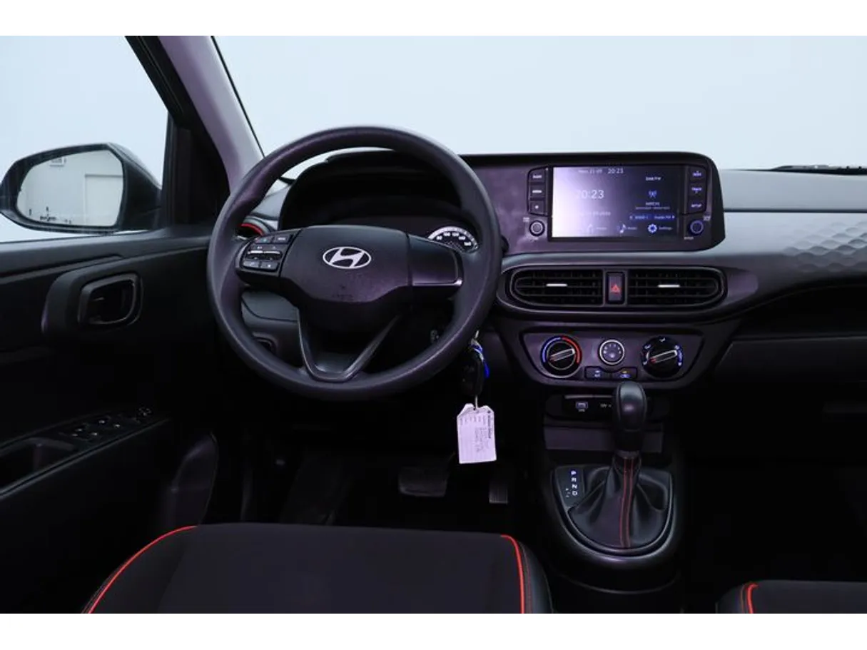 Car image 15