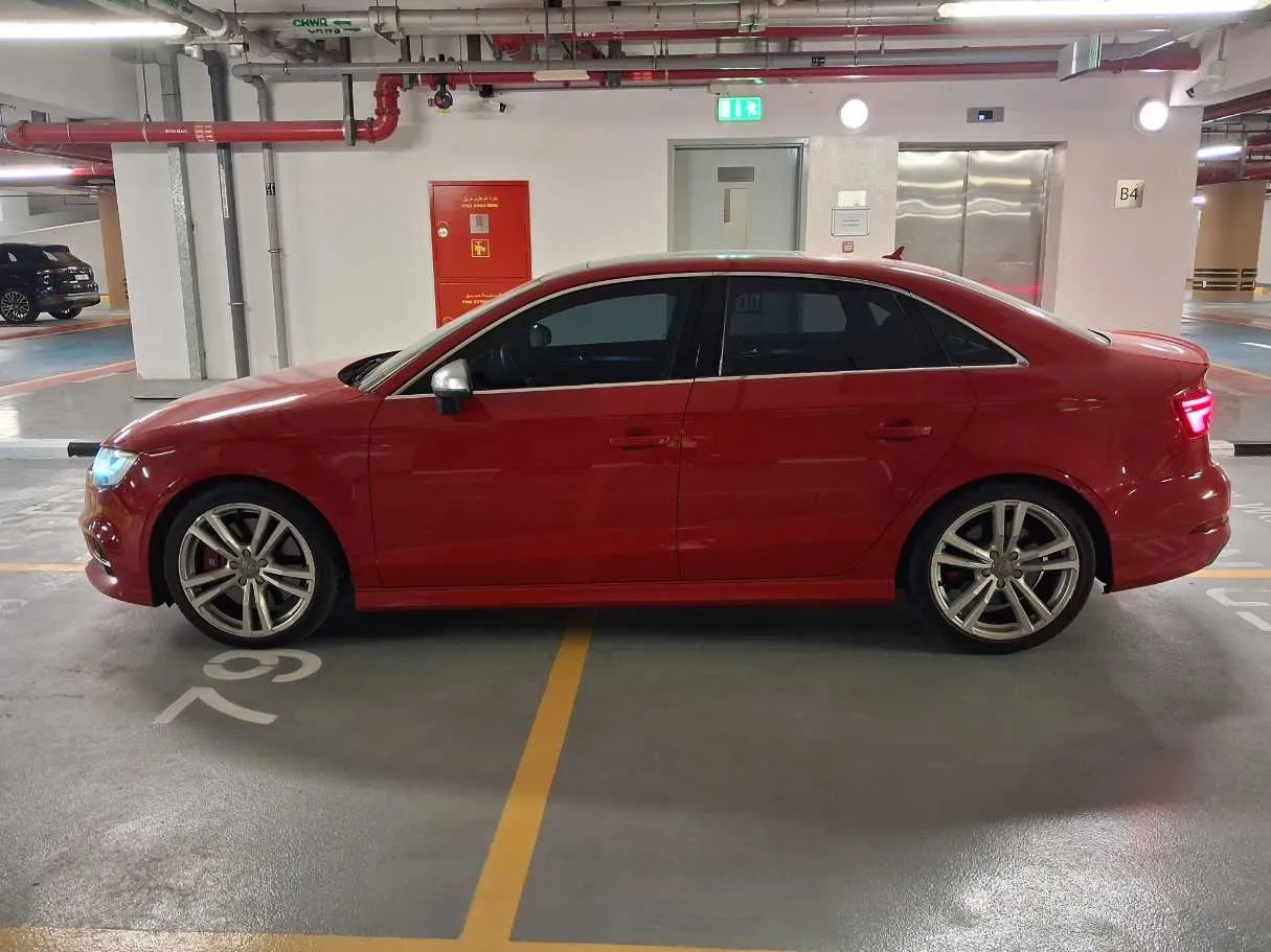 Car image 8