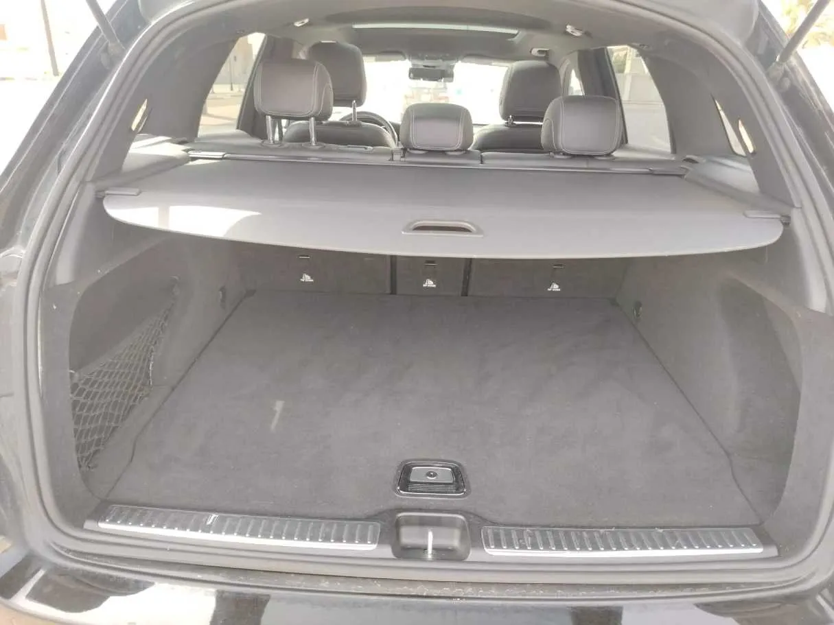 Car image 32