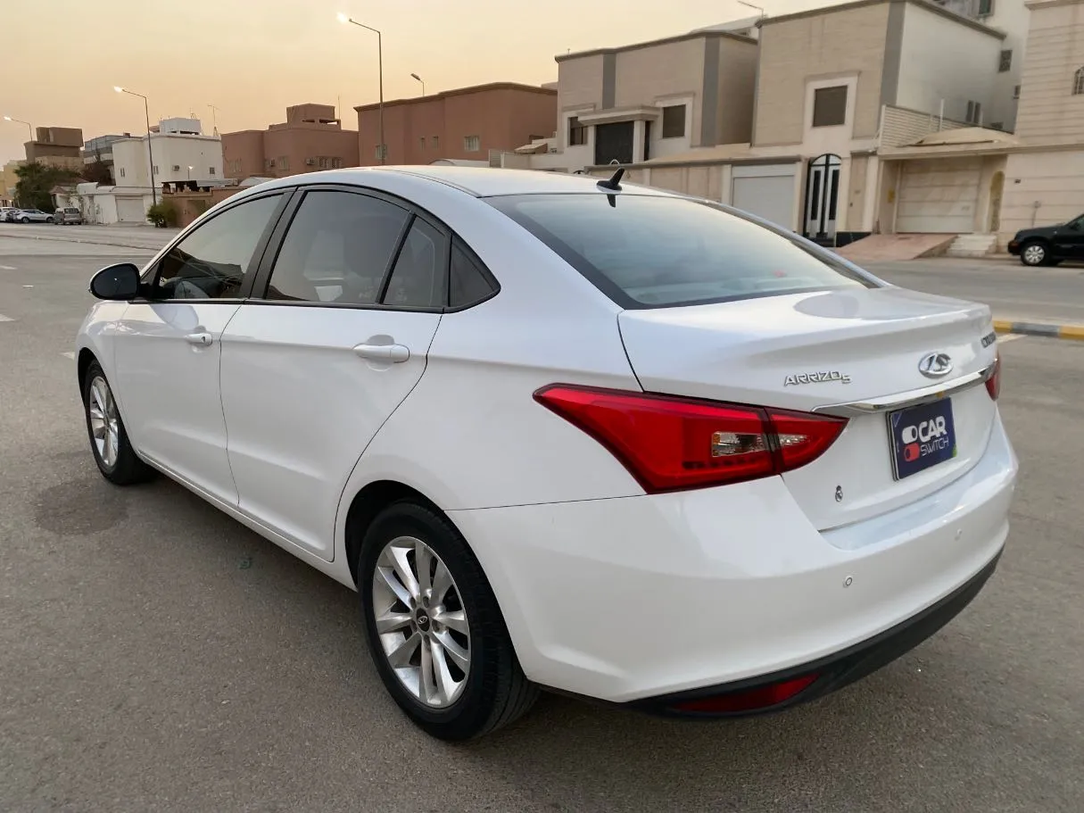 Car image 7