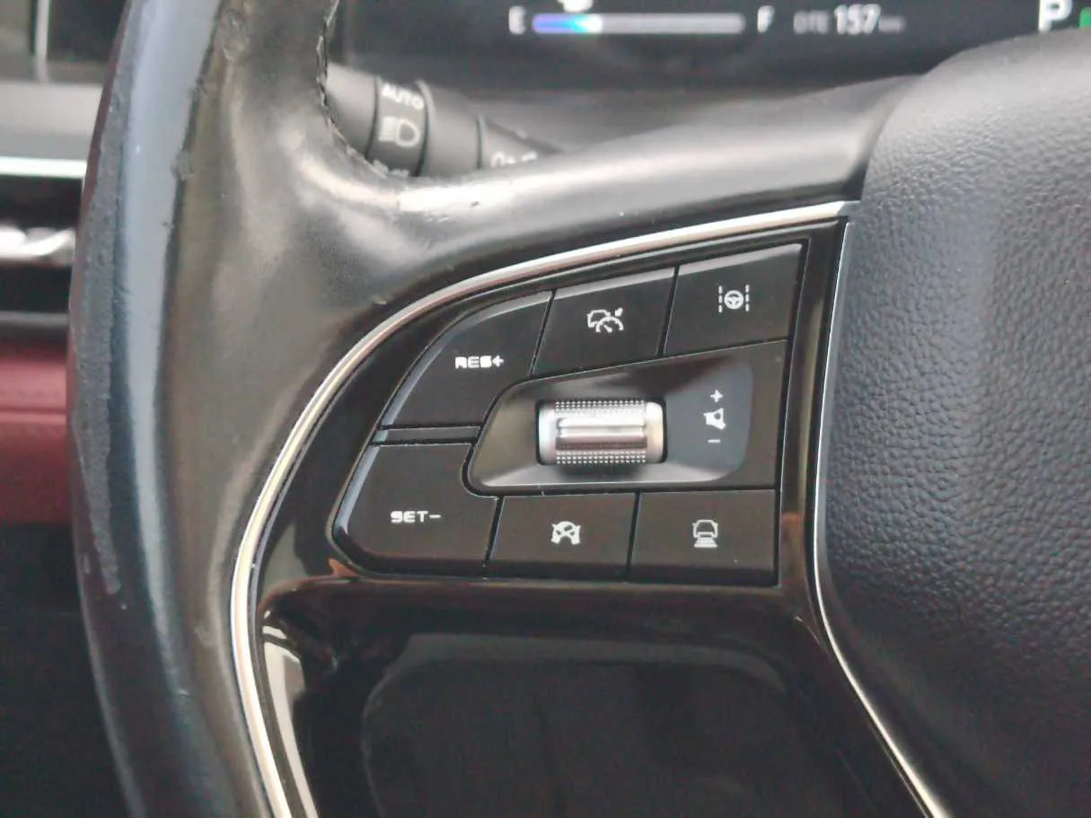 Car image 33