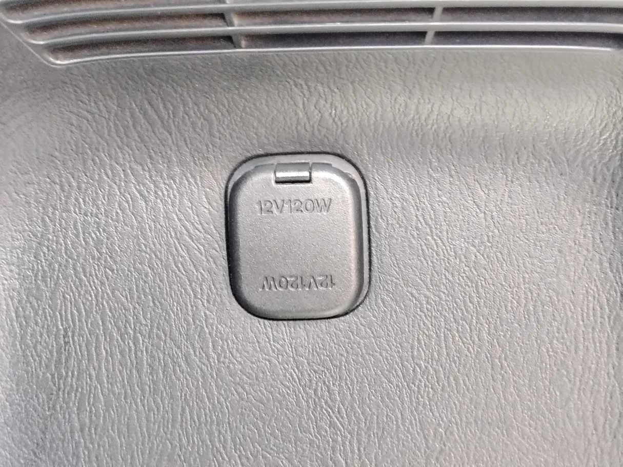 Car image 35
