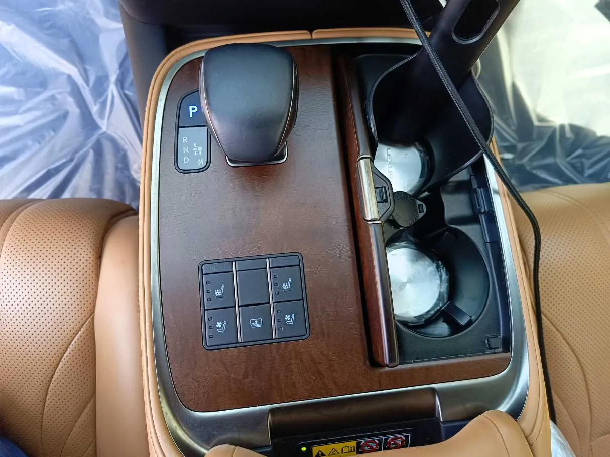 Car image 25