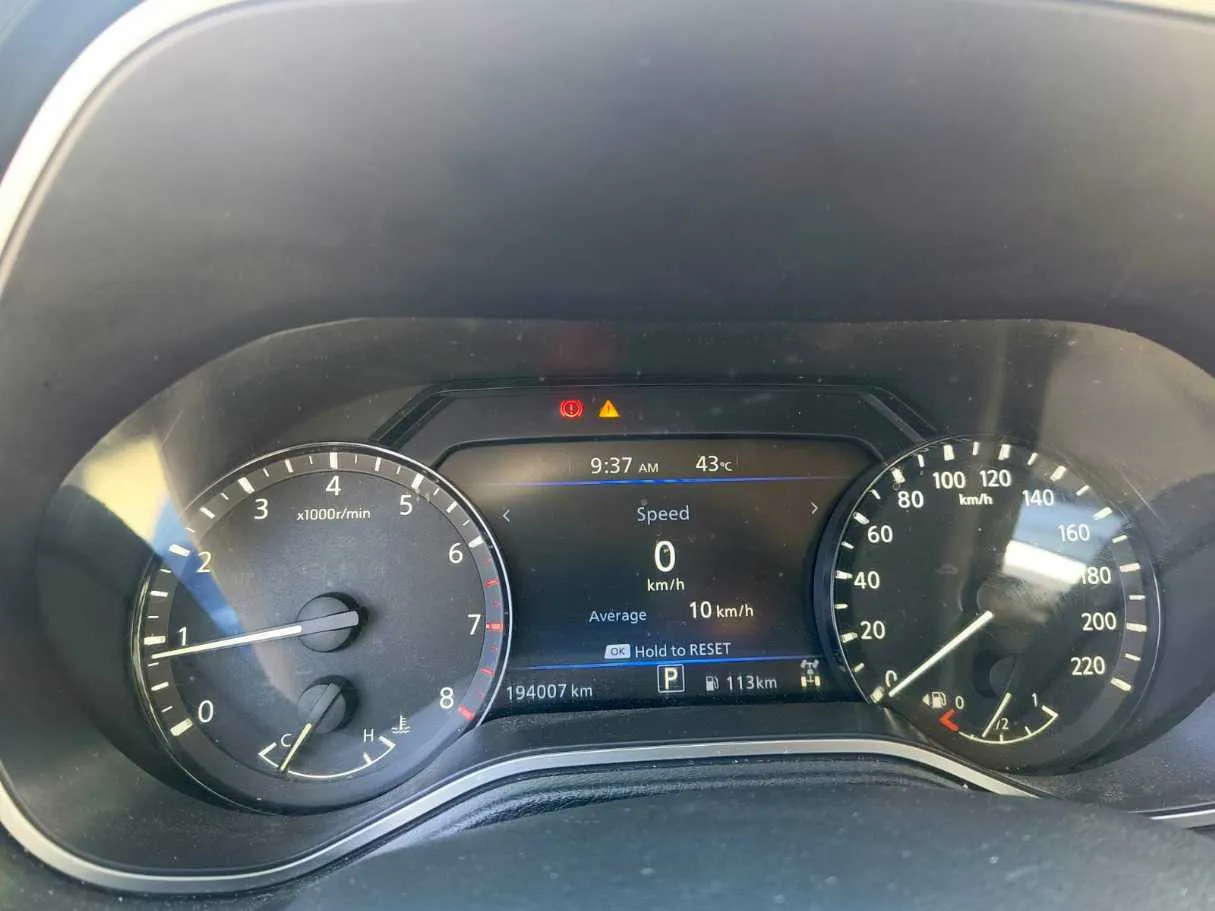 Car image 26