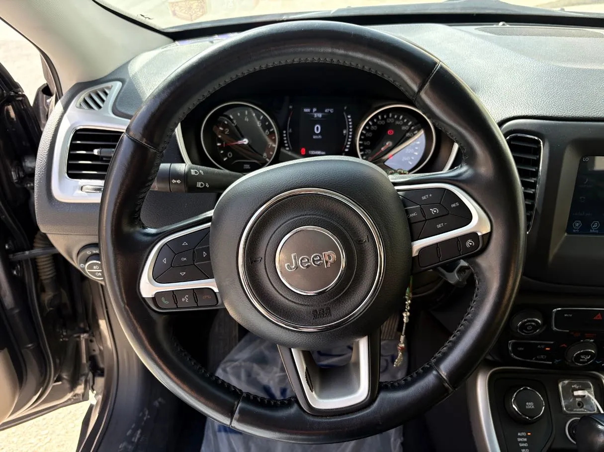 Car image 24