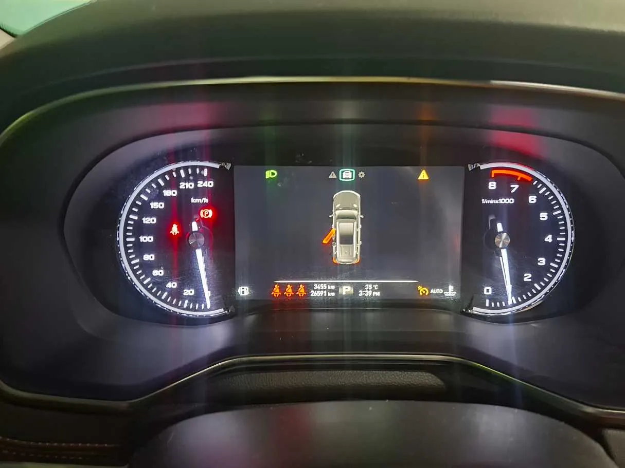 Car image 17