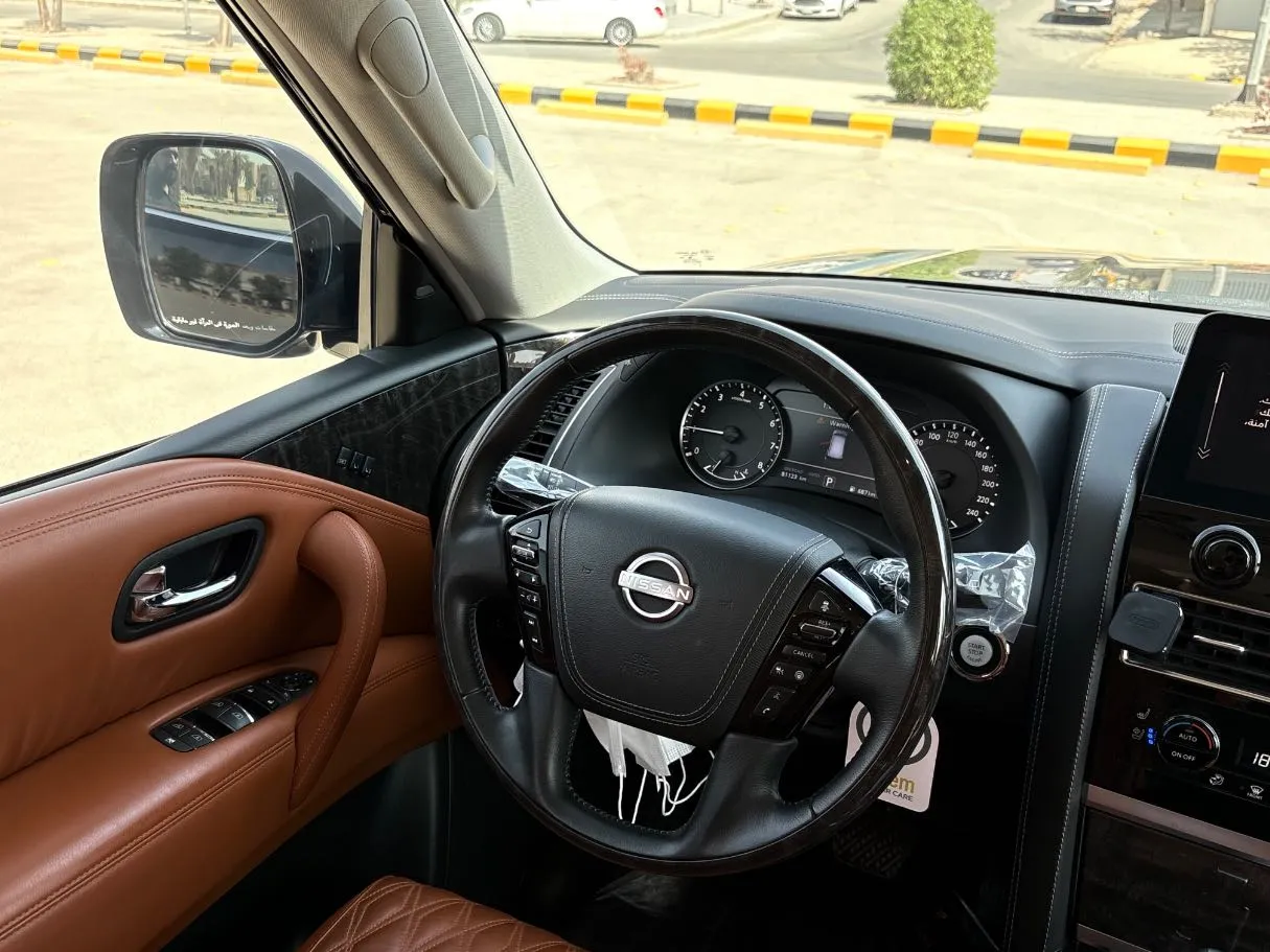 Car image 24