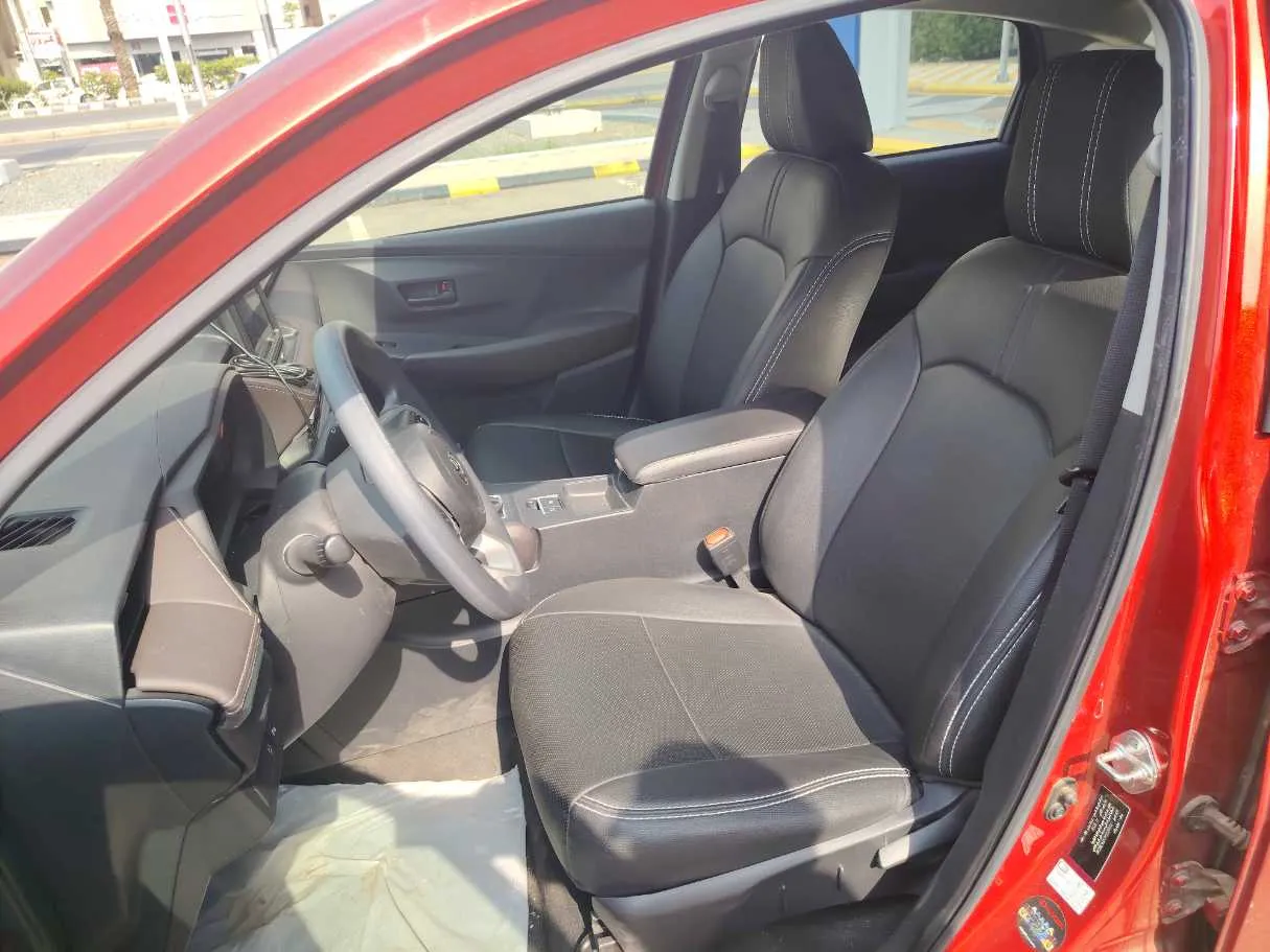 Car image 12