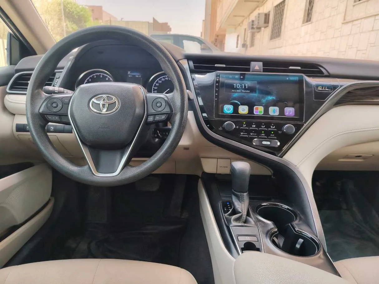 Car image 18