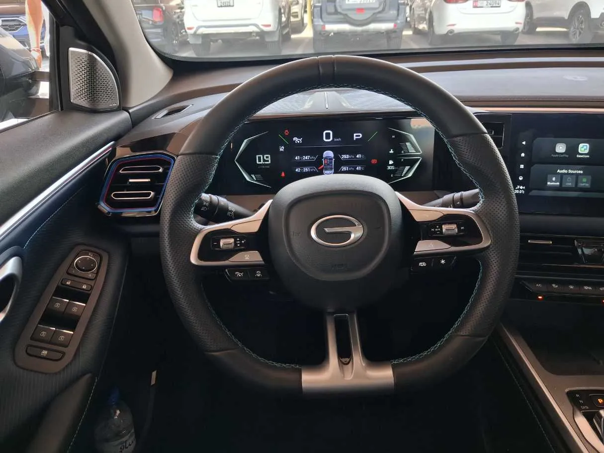 Car image 14