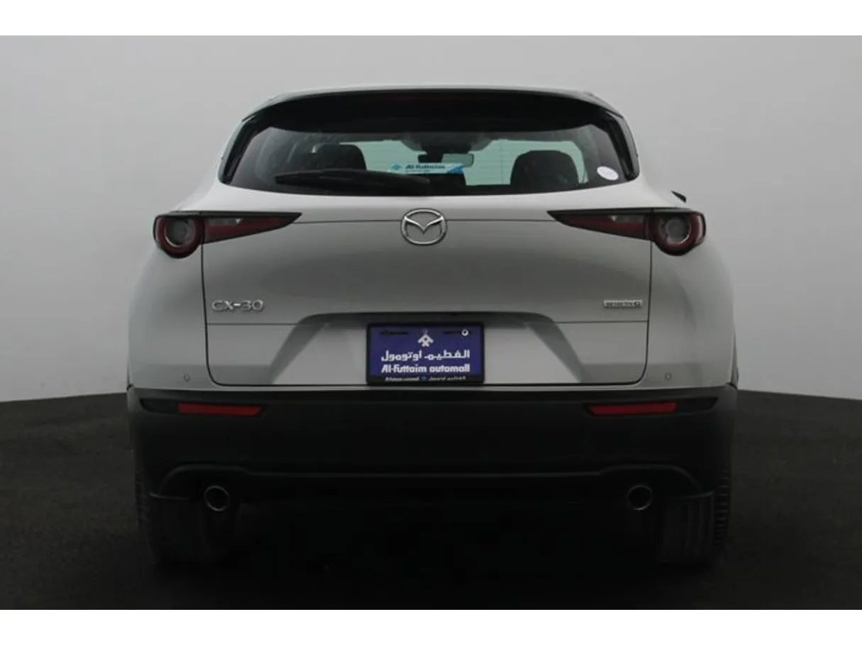 Car image 12