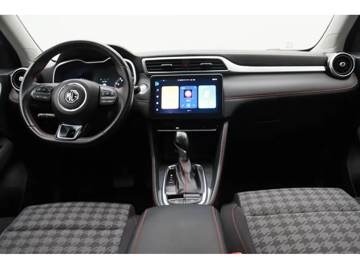 Car image 14